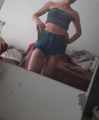 Menina trans com local