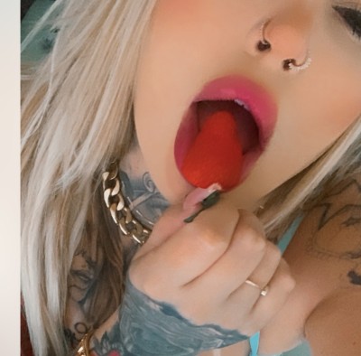 Alicia uma Loiro gostosa e apertadinha