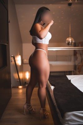 Morena Canela