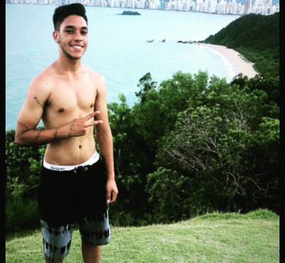 Novinho atraente