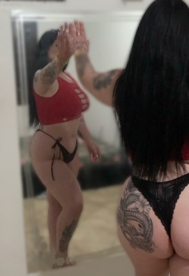 Gaúcha toda tatuada