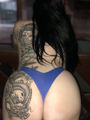 Gaúcha toda tatuada