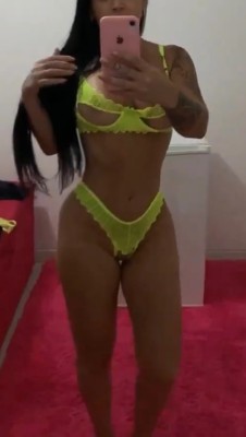 Nicole siliconada