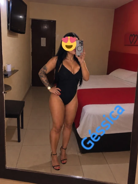 Safadinha marquinha de fita de parar o trânsito 