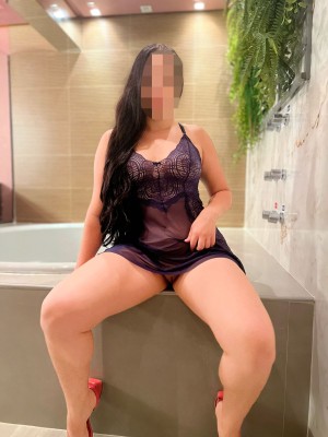 Paloma. Bela ruiva com atendimentos exclusivos.