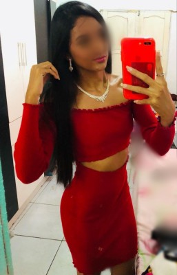 Linda magrinha massagista