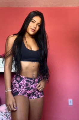 Yara estilo namoradinha com local