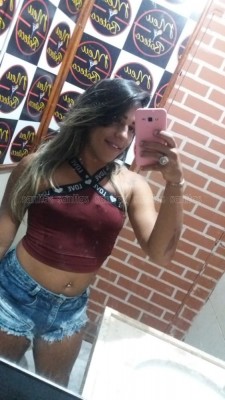 Tarlyzinha boneca trans