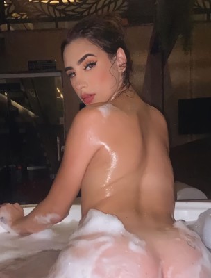Valentina Bellucci ninfeta