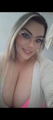 Moranguinho novidade em passo fundo rainha do anal,dona do boquete quente.