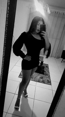 Morena linda dos cabelos longos