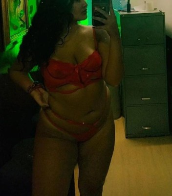 morena rabuda do sexo quente e oral babadinho