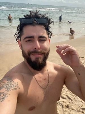 DANIEL MEDEIROS TESUDO OLHOS CLAROS