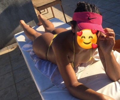 Moreninha apertadinha