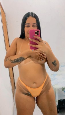 Letícia pais com local rapidinha 100 amo coroas