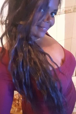 Layara Artazzio acompanhante