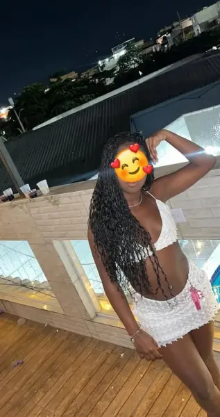 NEGRA QUENTE LOCAL CLIMATIZADO SOZINHA, FAÇO SAÍDAS 