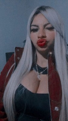Allexia sexo completo garganta profunda