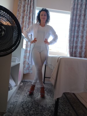 PALOMA MARCELYY LOIRA MASSAGISTA COROA