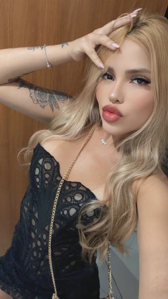 AYSHA LOIRINHA