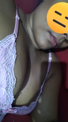 Tímida e rabudinha gostosinha 🙈