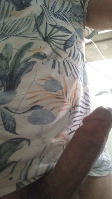 Moreno claro corpo legal tatuado venha passar bom momentos ao meu lado