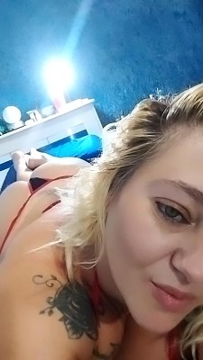 Loira elegante e sexy