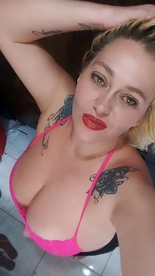 Loira elegante e sexy