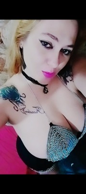 Loira elegante e sexy