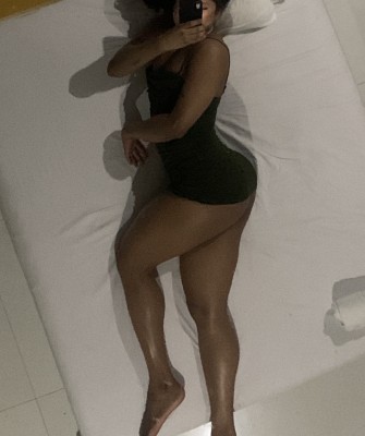Morena cacheada
