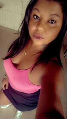 Morena tatuada