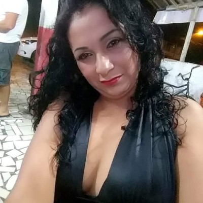 Linda acompanhante 1.65 de altura morena encorpada pernas grossas cabelos e olhos escuros  34 anos local discreto atendimento com horário agendados