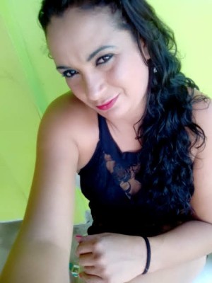 Linda acompanhante 1.65 de altura morena encorpada pernas grossas cabelos e olhos escuros  34 anos local discreto atendimento com horário agendados