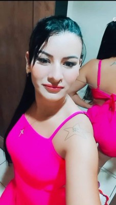 Morena gata a sua disposição