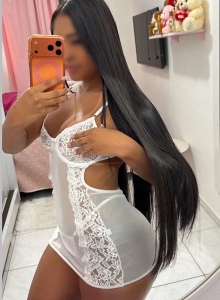 Vem provar uma surra de buceta de uma negra gostosa!