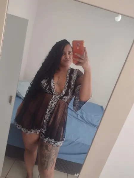 Chegando na cidade Mary Martins com local