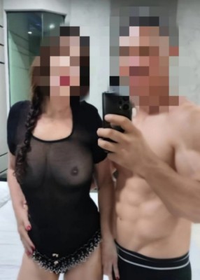 CASAL...Ela 48 Bia ele 45  Leo ..somos um casal realmente casado, e estamos aqui disponível pra satisfazer todos os seu desejos, caso queria nos conhecer melhor nos mande uma msg estarmos aguardando para realizar suas fantasias