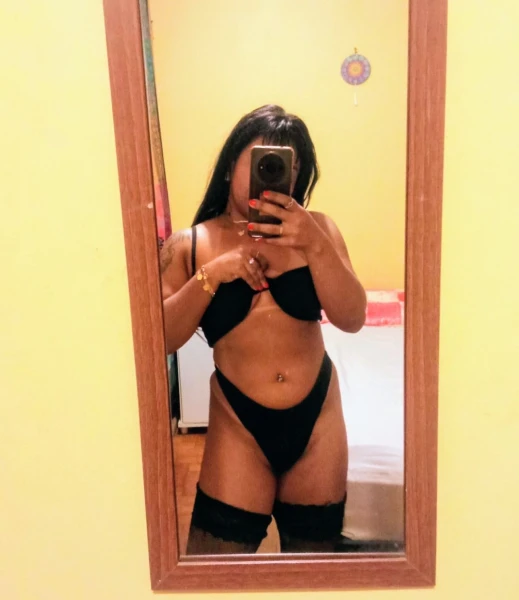  Mulata estilo mignon com local 