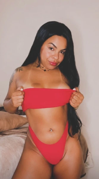 Mulata estilo mignon com local 