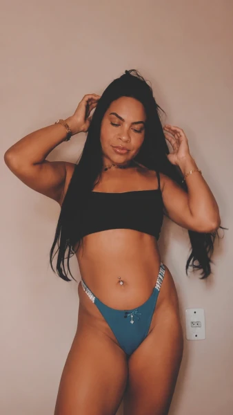  Mulata estilo mignon com local 