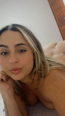 Fernandinha loirinha gostosa !