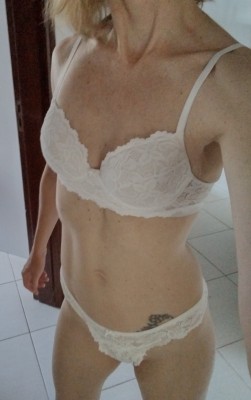 Bora se divertir comigo??