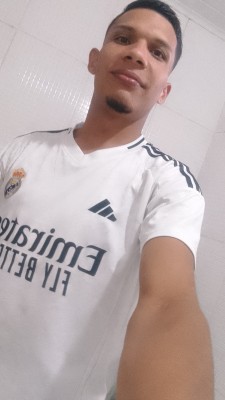 Olá, bem-vindo ao meu perfil. Meu nome é Ronald.