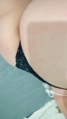 Baixinha rabuda peituda 😋