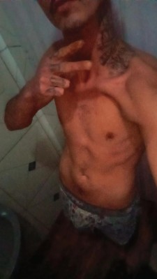 magrinho tatuado