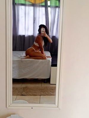 Carol castilho morena linda bronzeada