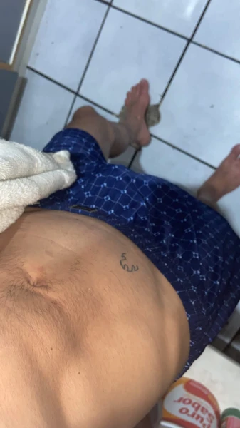 Novinho de fora disponível com local no centro😈