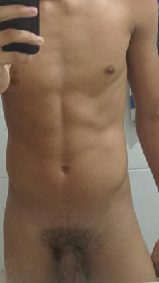 Novinho, 18 anos,  cheio de tesão, leite e Pika, Atendo Mulheres e Casais