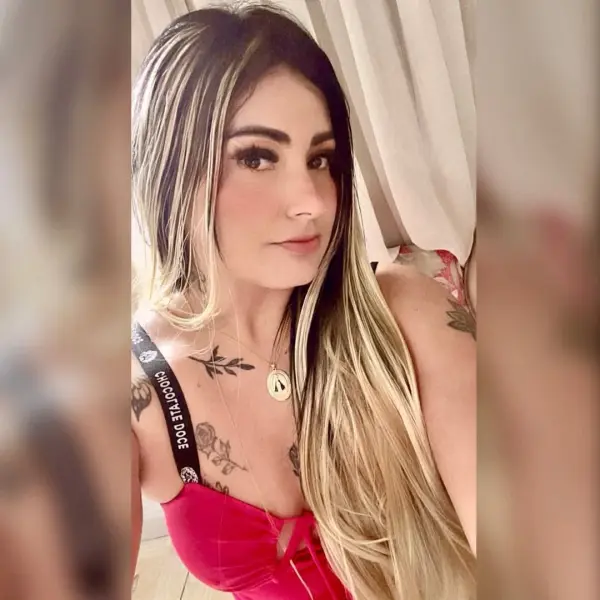 REBEKA  não mando fotos favor ligar só para marcar horário 