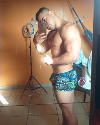 Safado que tá afim de fuder  gostoso 😏😈🤤